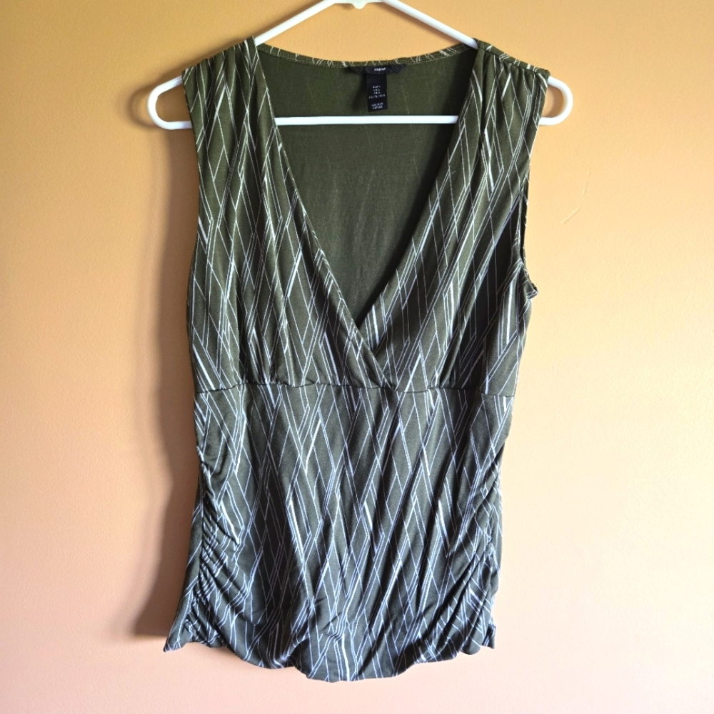 H&M Olive Green Sleeveless V-Neck Wrap Top, PTP=17"